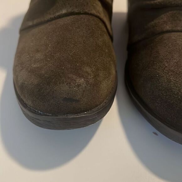 Earth Origins Oakland Odel Olive Green Side Zip Slip On Suede Booties Sz 7 NWOB - Picture 8 of 15